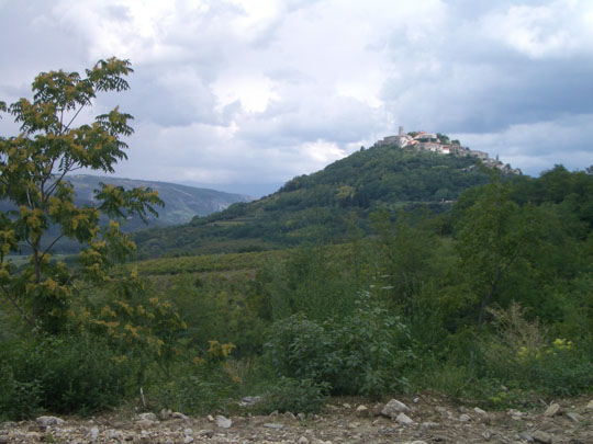 Motovun - starobyl msteko na kopci 277 m n. m.