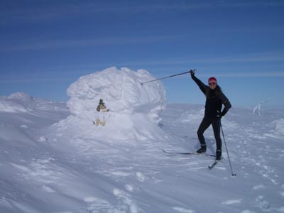 Vtzn u zasnen mohyly na vrcholu Halti 1328 m n. m.